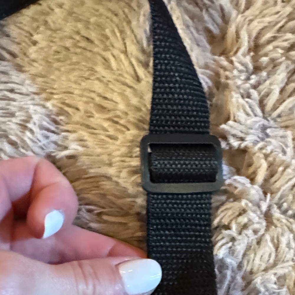 Therabody Black Belt Bag - Picture 6 of 9